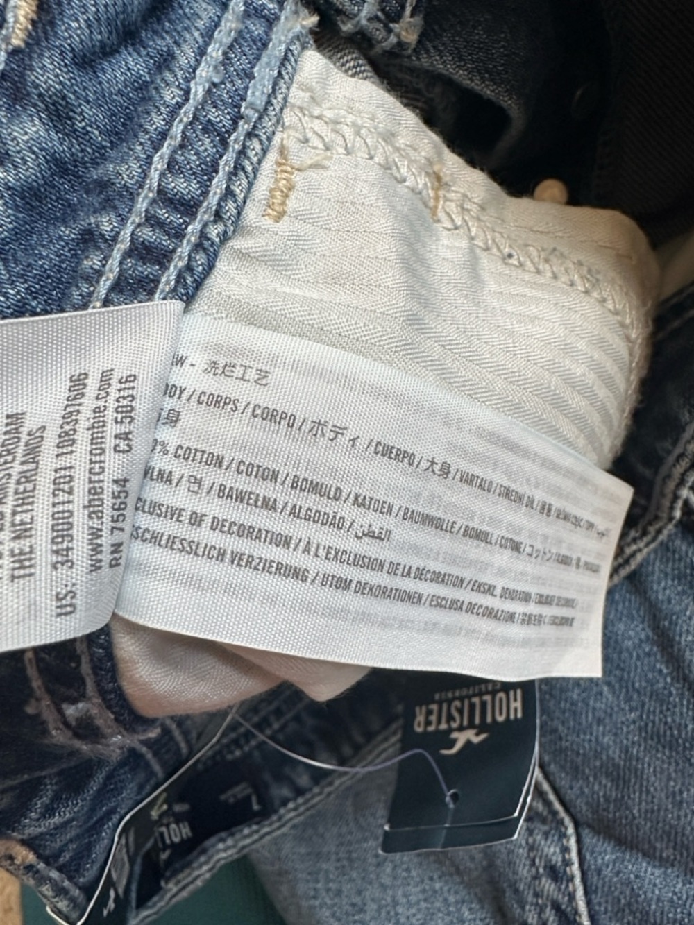 Hollister High Rise Mom Shorts 3” NWT Medium Wash Distressed Cuffed 7 - Picture 5 of 5